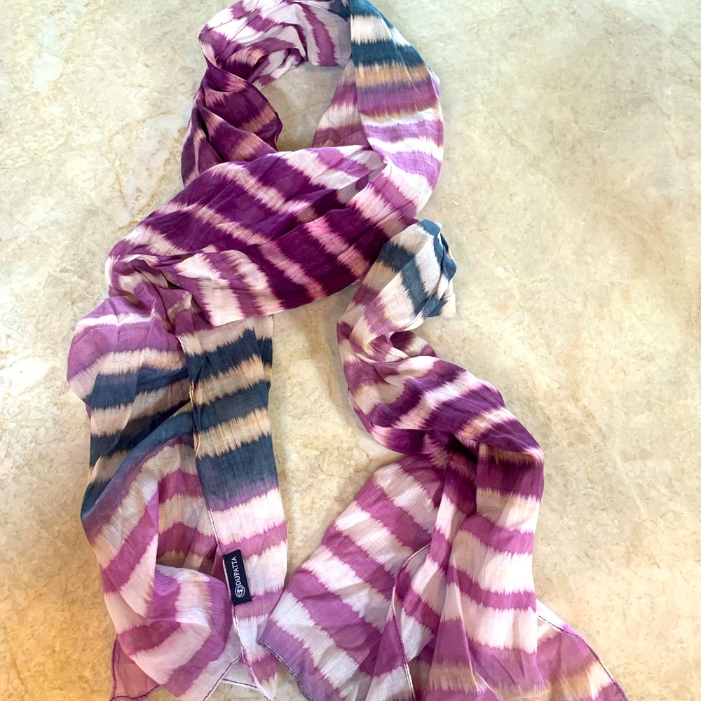 Ducata scarf soft, lovely, light 18x64” purple white blue cotton